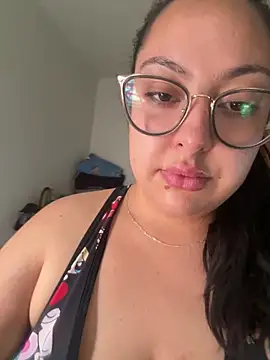 MileyGia online show from September 2025 03:56:01 PM