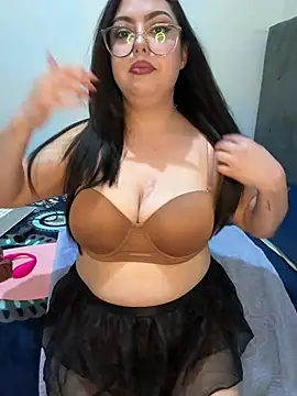 MileyGia online show from February 2026 11:33:01 PM