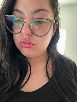 MileyGia online show from February 2026 06:13:02 PM