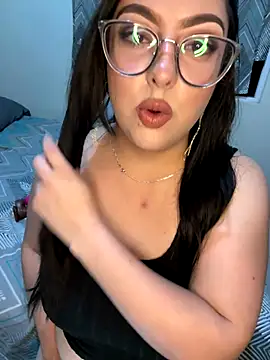 MileyGia online show from November 2025 01:09:02 AM