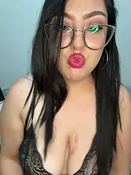 MileyGia online show from May 2026 12:21:01 AM