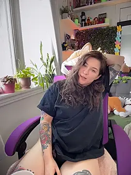 JennKenobi online show from March 2026 02:08:02 PM