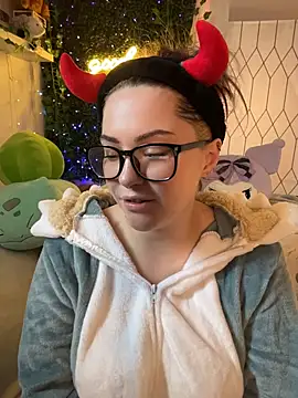 JennKenobi online show from July 2026 03:09:02 PM