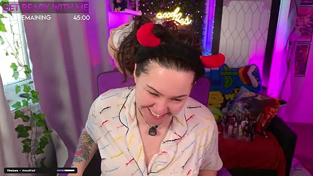 JennKenobi online show from June 2026 01:22:01 PM