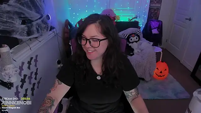 JennKenobi online show from October 2025 02:38:01 PM