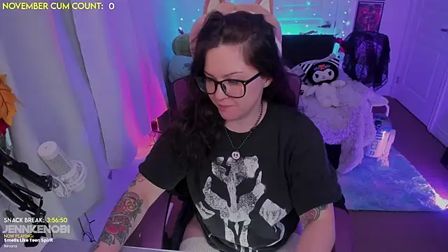 JennKenobi online show from November 2025 03:15:01 PM