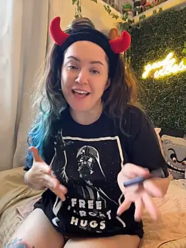 JennKenobi online show from June 2026 01:10:01 PM