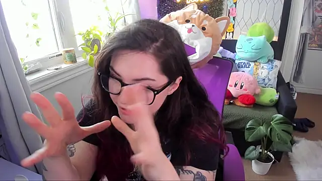 JennKenobi online show from May 2026 02:45:01 PM