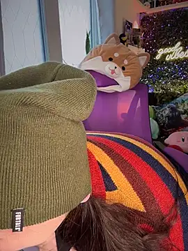 JennKenobi online show from March 2026 02:43:01 PM