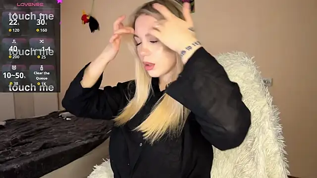 ariashaa online show from October 2025 02:17:02 PM