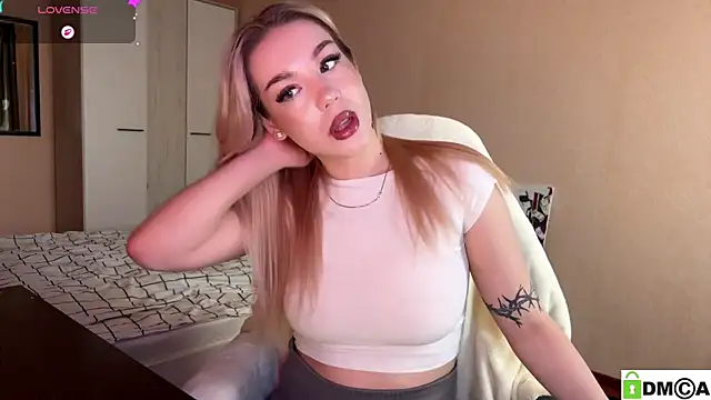 ariashaa online show from December 2025 11:09:02 AM