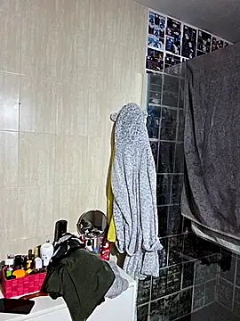 Snapshot of kylie_blck chatting on February 2026 04:23:01 AM kylie blck online show from February 2026 04:23:01 AM