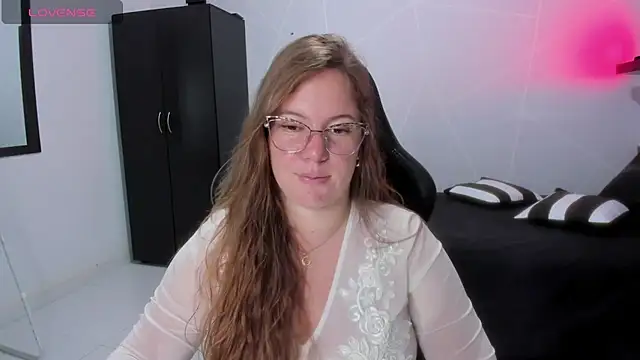 tamy shine87 online show from November 2025 11:43:02 PM