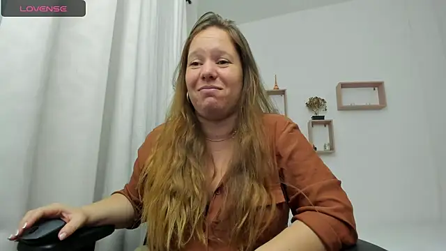 Snapshot of tamy_shine87 chatting on February 2025 02:37:01 AM tamy shine87 online show from February 2025 02:37:01 AM