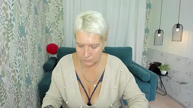 Snapshot of KathySunn chatting on October 2025 07:05:02 AM KathySunn online show from October 2025 07:05:02 AM