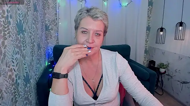 Snapshot of KathySunn chatting on January 2025 04:37:02 PM KathySunn online show from January 2025 04:37:02 PM