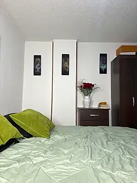 Angela isabella online show from March 2026 09:33:01 PM