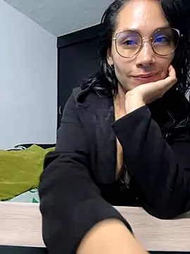 Snapshot of Angela_isabella chatting on September 2025 12:18:02 PM Angela isabella online show from September 2025 12:18:02 PM