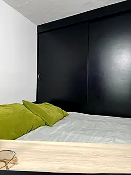 Angela isabella online show from October 2025 01:09:01 PM