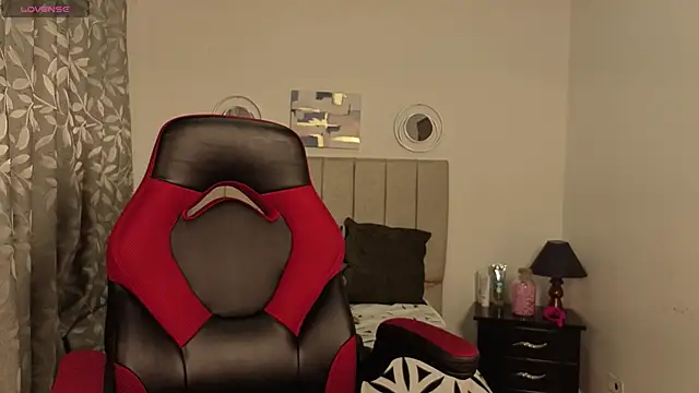 Angela isabella online show from February 2026 04:27:01 PM