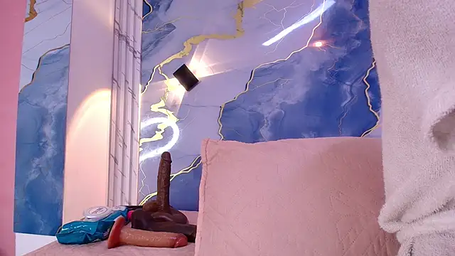 lorrayne  online show from November 2025 12:42:02 PM