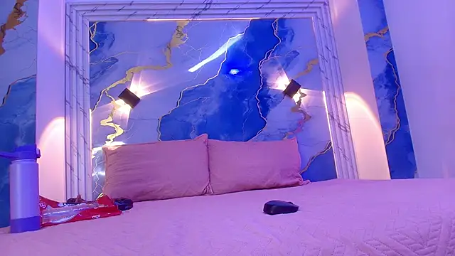 lorrayne  online show from November 2025 12:20:02 PM