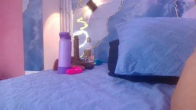 lorrayne  online show from November 2025 12:20:01 PM