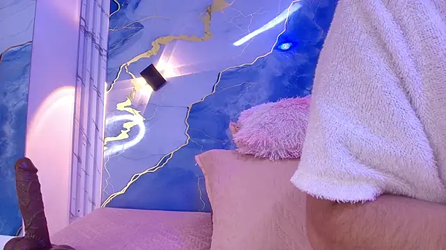 lorrayne  online show from November 2025 12:31:01 PM