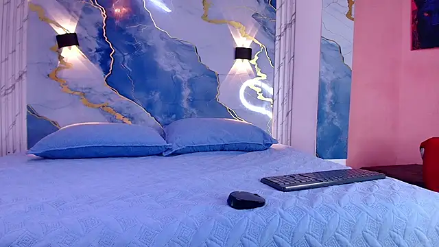 lorrayne  online show from October 2025 12:04:01 PM