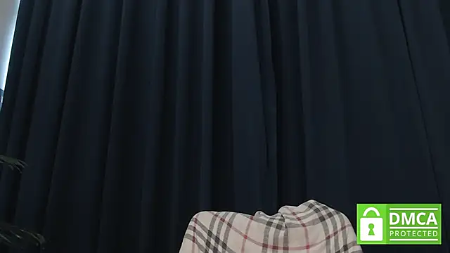 Snapshot of mollywayne chatting on May 2026 04:10:01 AM mollywayne online show from May 2026 04:10:01 AM