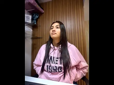 Ambar pe  online show from February 2026 09:48:02 PM