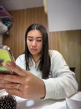 Ambar pe  online show from April 2026 07:40:01 PM