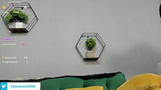 Dylan Best online show from November 2025 12:27:02 AM