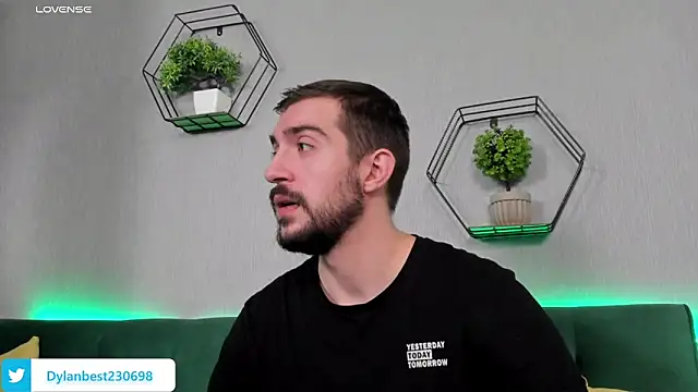 Dylan Best online show from November 2025 10:57:02 PM