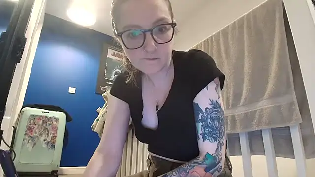 short sweetpea online show from October 2025 06:52:02 PM