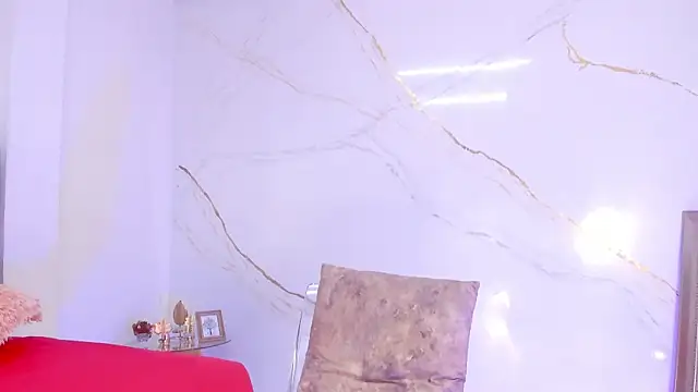 IsiisLovei online show from November 2025 02:39:01 PM