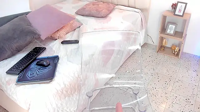 IsiisLovei online show from March 2025 02:29:02 PM