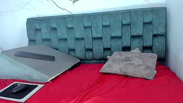 IsiisLovei online show from March 2026 02:35:02 PM