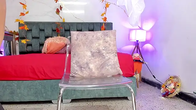 IsiisLovei online show from October 2025 01:52:01 PM