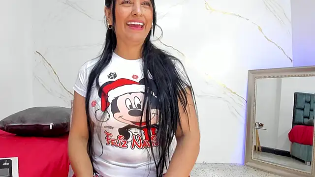 IsiisLovei online show from December 2025 02:41:02 PM