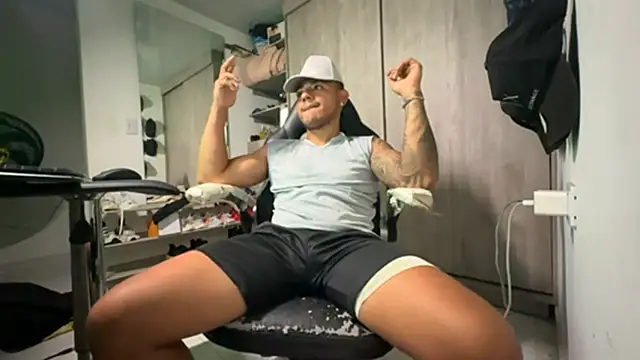 Snapshot of jordylatin20 chatting on November 2025 12:15:02 AM jordylatin20 online show from November 2025 12:15:02 AM