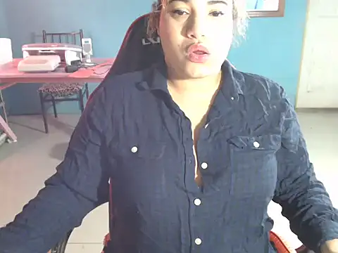 Snapshot of Hilarybunnyy chatting on May 2026 04:58:01 PM Hilarybunnyy online show from May 2026 04:58:01 PM