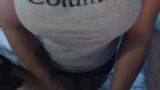 Hilarybunnyy online show from December 2024 10:51:02 PM