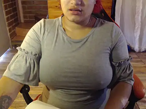 Snapshot of Hilarybunnyy chatting on April 2026 05:30:02 PM Hilarybunnyy online show from April 2026 05:30:02 PM