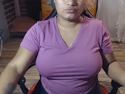 Snapshot of Hilarybunnyy chatting on March 2026 01:07:02 AM Hilarybunnyy online show from March 2026 01:07:02 AM