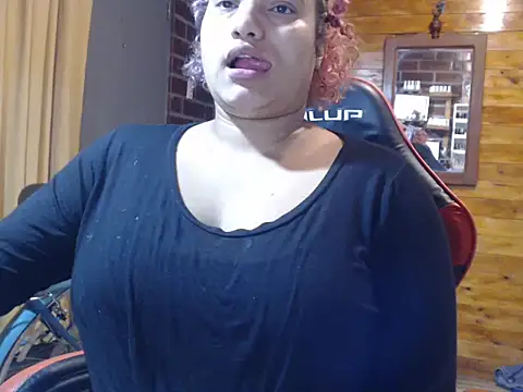 Snapshot of Hilarybunnyy chatting on April 2026 01:40:01 AM Hilarybunnyy online show from April 2026 01:40:01 AM