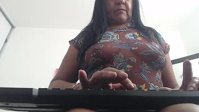 Snapshot of katiehotx chatting on June 2026 01:18:01 AM katiehotx online show from June 2026 01:18:01 AM