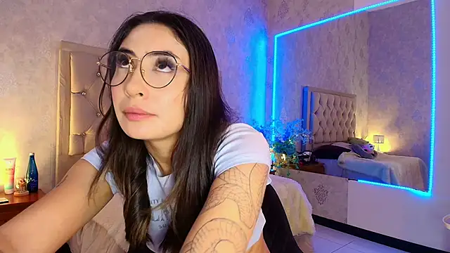 Snapshot of nini_love01 chatting on March 2025 03:51:02 AM nini love01 online show from March 2025 03:51:02 AM