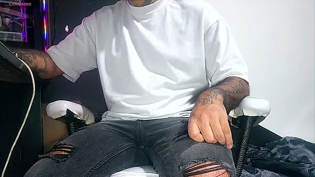 TeddyGominola  online show from December 2025 10:00:02 PM