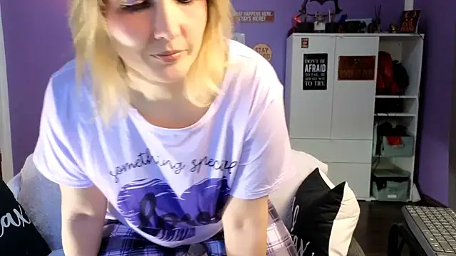 olisunny5 online show from April 2026 07:59:02 PM